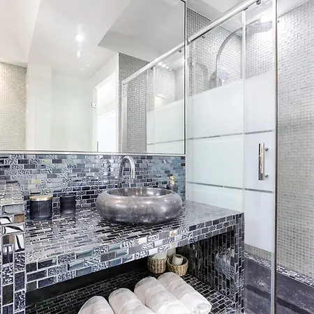 Duplex à Deux Pas Des Champs Elysée Appartamento