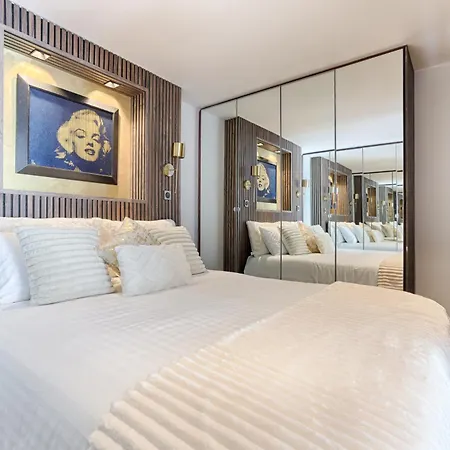 Appartamento Duplex à Deux Pas Des Champs Elysée
