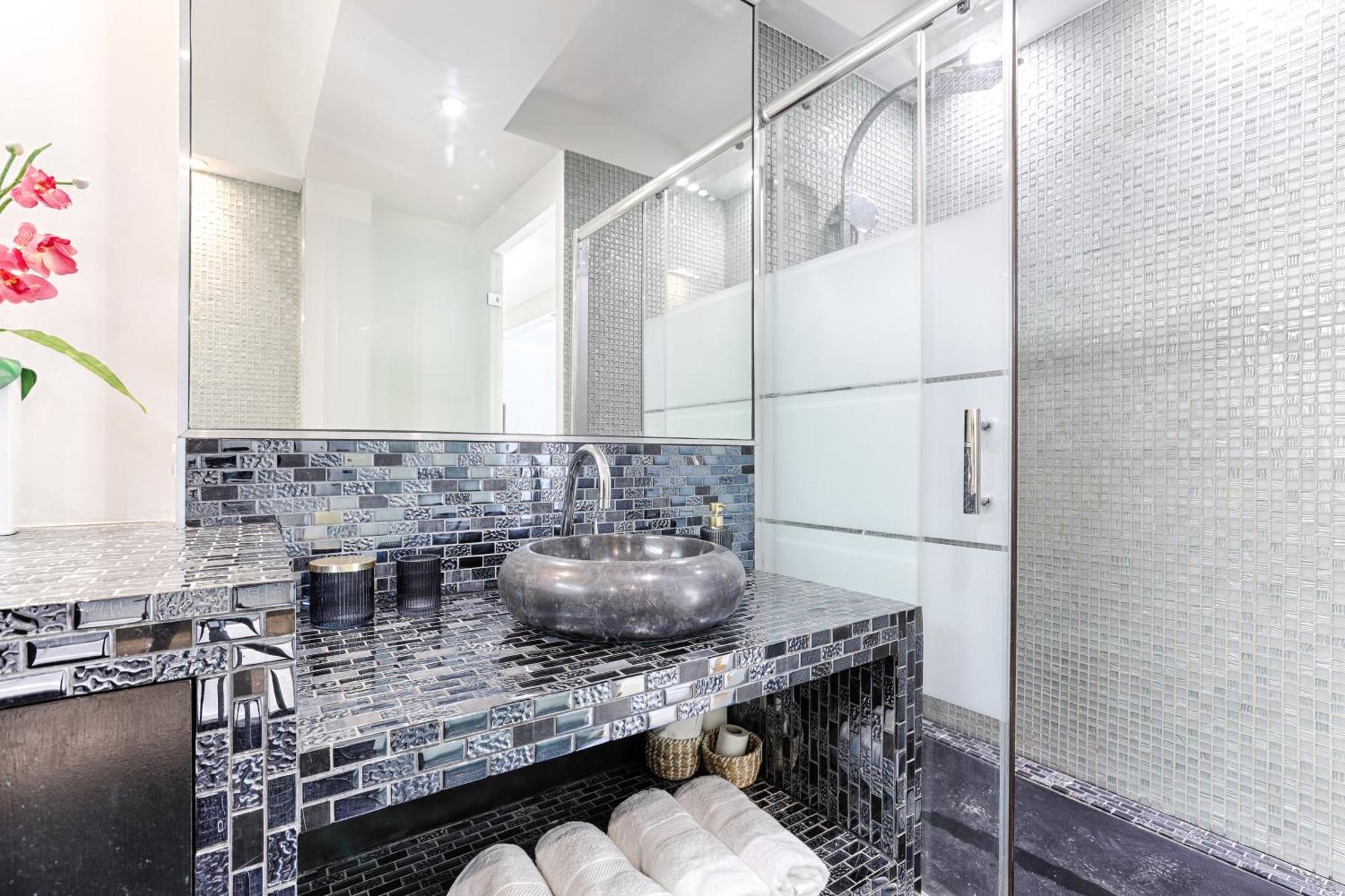 Duplex à Deux Pas Des Champs Elysée Appartamento