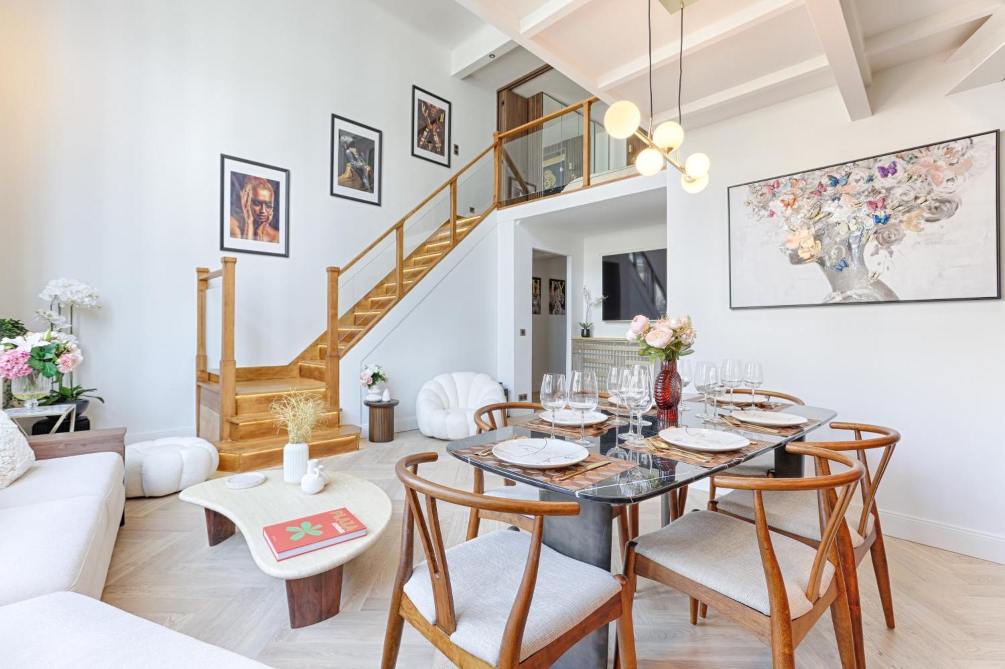 Appartamento Duplex à Deux Pas Des Champs Elysée