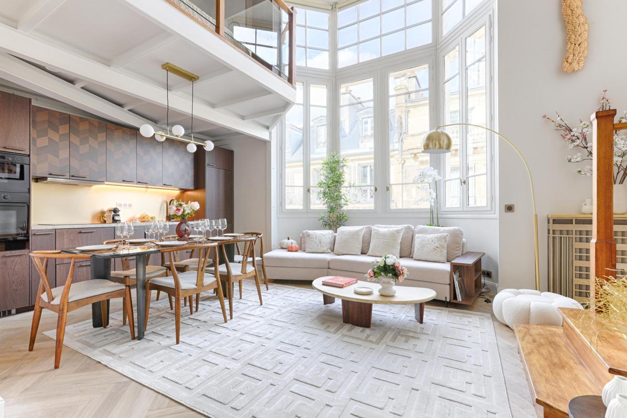 Duplex à Deux Pas Des Champs Elysée *